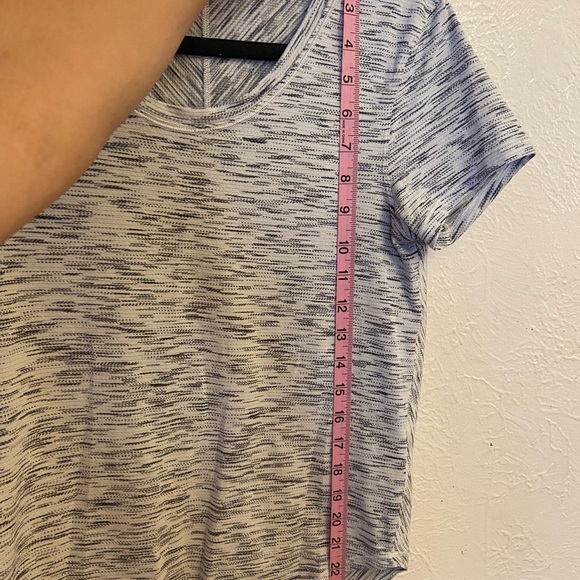 Lululemon shirt - Picture 6 of 7